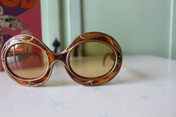 1950s 1960s MOD GIRL Sunglasses....groovy. france… - image 5