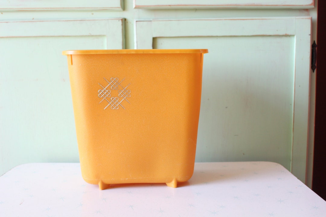 1970s RETRO Mustard Yellow Trash Can....bathroom. Pantry. Bins. Can. Mid Century. Groovy ...