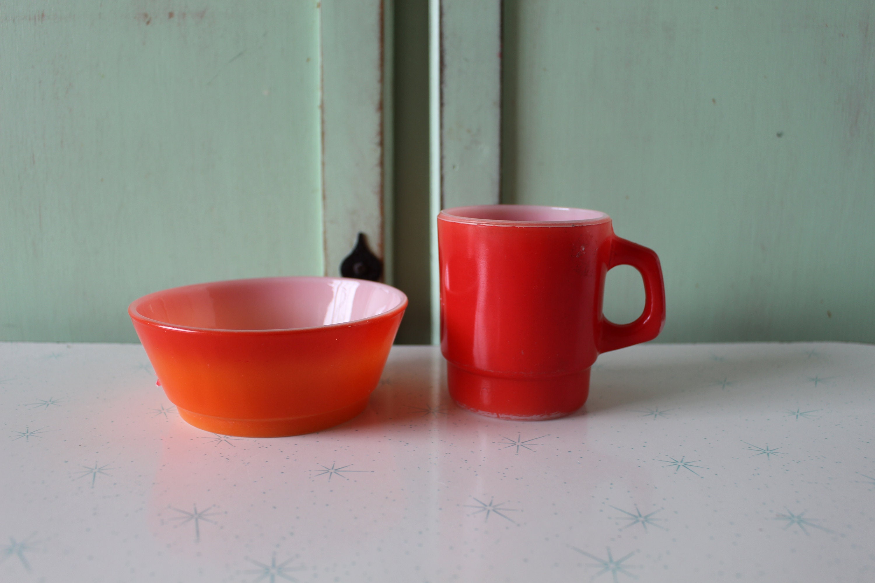 Vintage Set of 2 Red and Green Cups Mugs Mod Cups Plastic Base Ang Glass Cup  Camping Retro Kitchen 70s Bold 