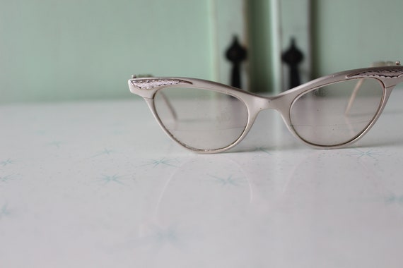 Vintage 1950s Cat Eye Glasses: USA Made Eyewear - image 3