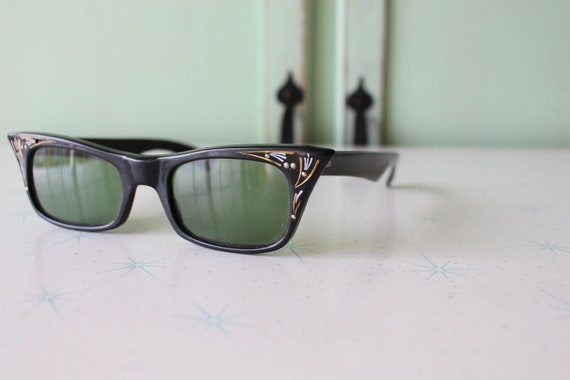 1950s 1960s Winged Cat Eye Sunglasses......vintage