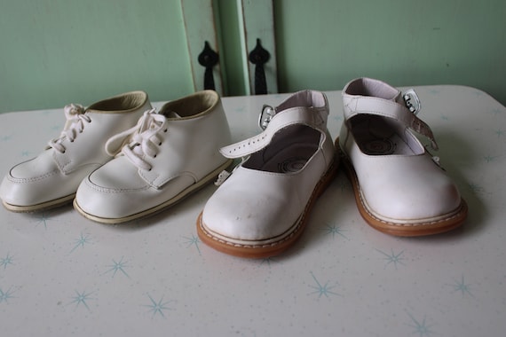 Vintage Baby Shoes Lot of 2......kids. retro. bab… - image 2