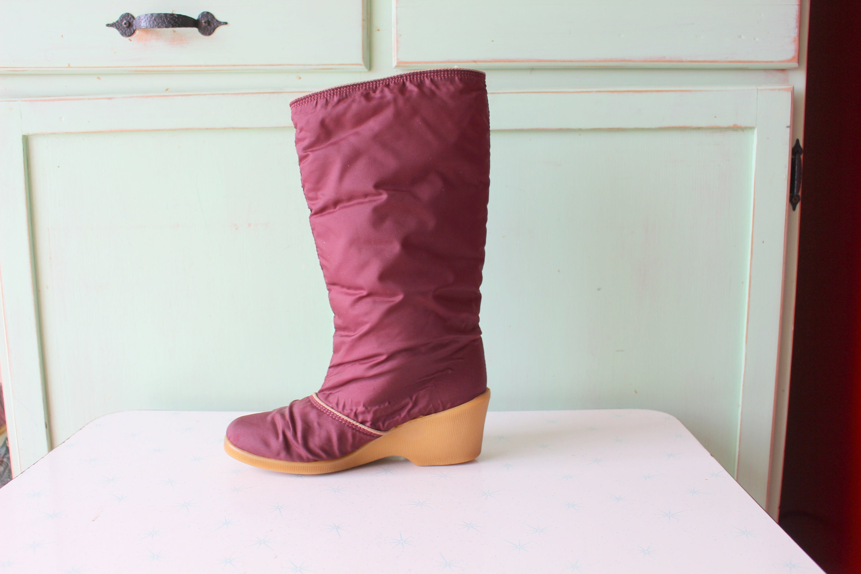 1970s Padded Snow Boots: Vintage Maroon Rainboots, Size 6