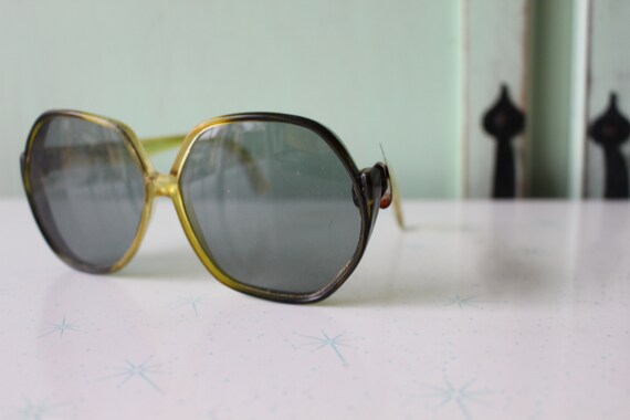 1970s MOD GIRL Sunglasses.twiggy. oculens. womens… - image 2