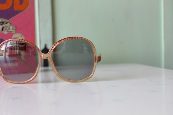 NOS 1970s MOD GIRL Sunglasses...big lens. oversiz… - image 3