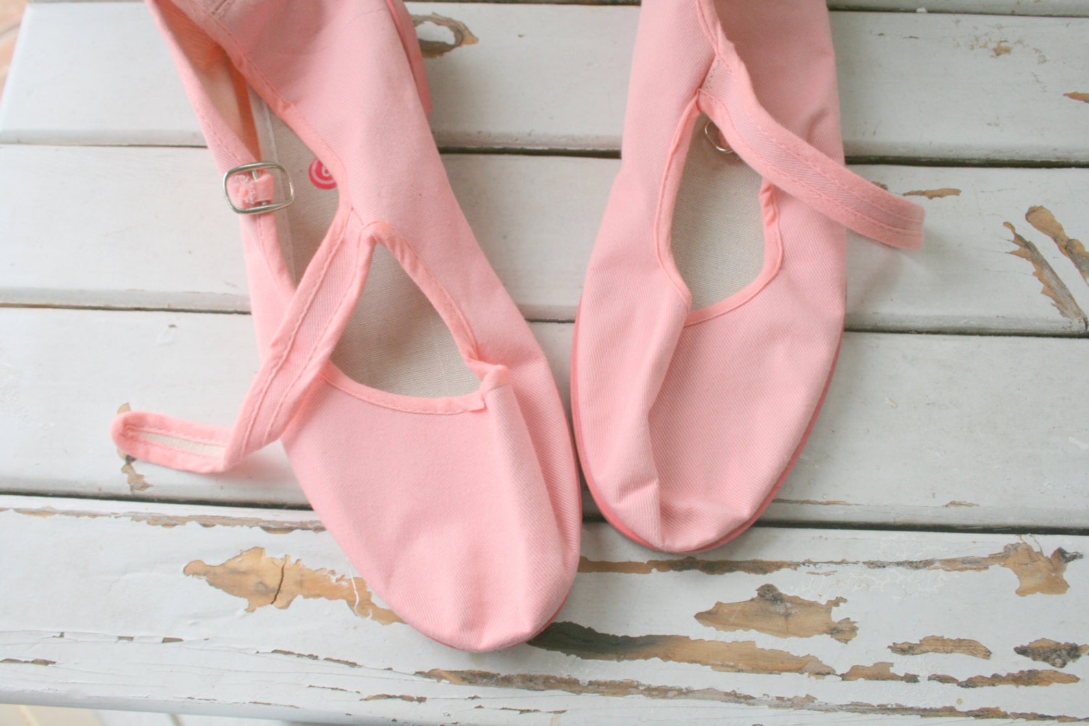 1990s pink ballet flats..size 9 womens...retro. wedges. boho wedding. flats. fabric shoes. indie. twiggy. bride. urban. canvas f