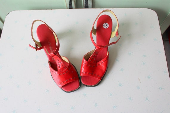 1960s Red Vtg Sling Back Peep Toed Heels....size … - image 1
