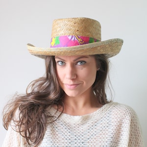 Vintage Floral Straw Hat: 1980s Spring Summer Style