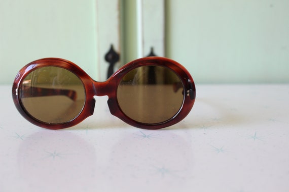 1960s 1970s Retro Dapper Vintage Big Sunglasses..… - image 3