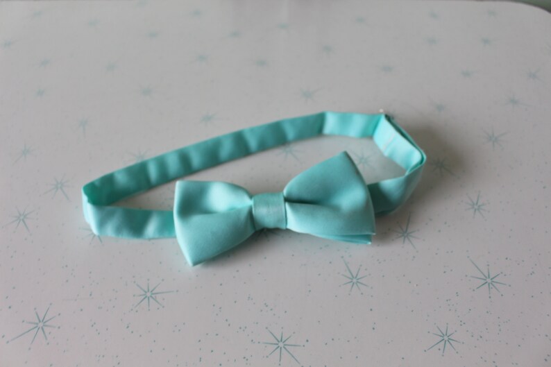 mens accessories 1980s DAPPER Hipster Mens Bow Tie.....retro wedding party blue bow tie 1980s groom classic prom