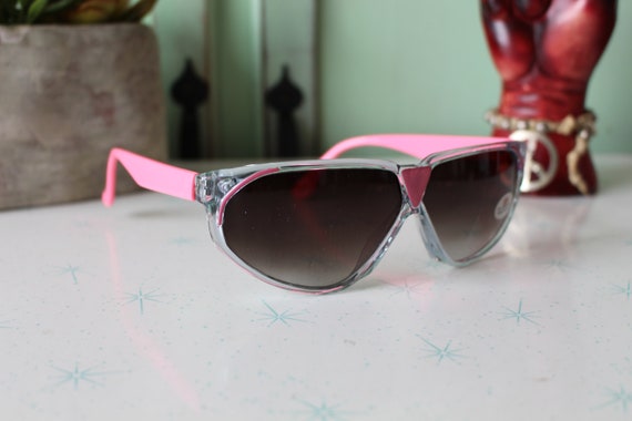 SALE/// Vintage PINK Mod Taiwan ROC 1970s 80s Sun… - image 9