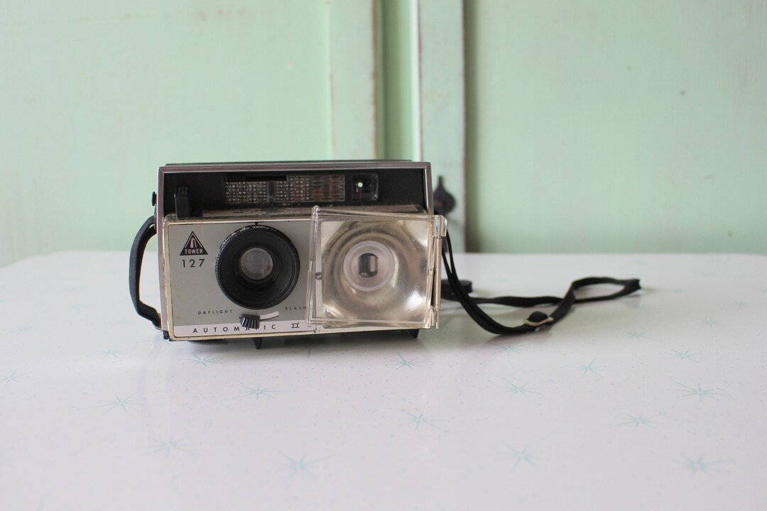 Vintage Tower 127 Daylight Flash Camera: Retro Photo Prop - Etsy