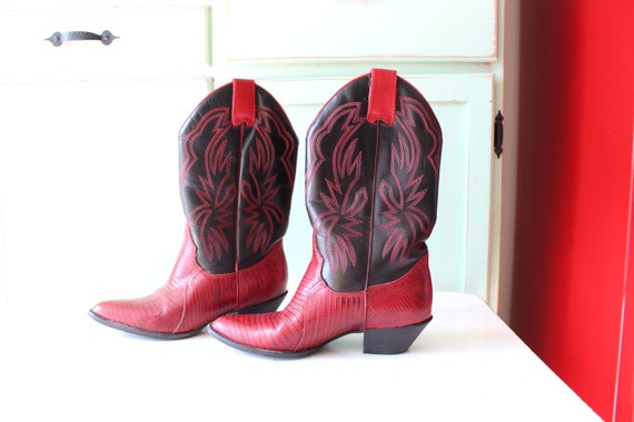 Vintage COWBOY Boots...size 6....texas. cranberry… - image 3