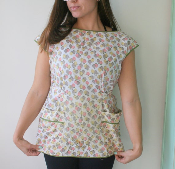 1960s Strawberry Print Apron: Retro Kitsch Kitchen Decor