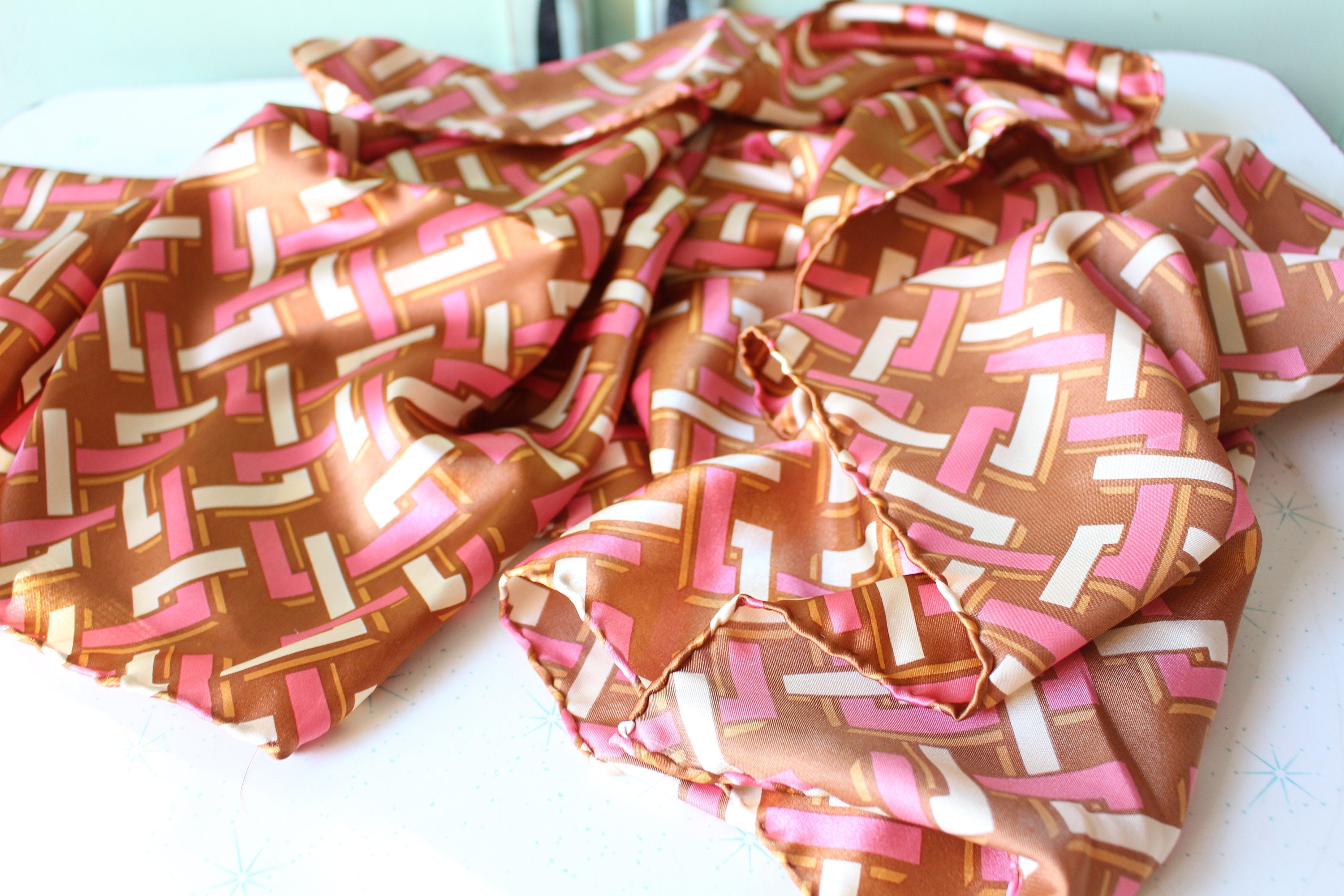 Vintage Geometric Scarf: Pink Orange Retro Mod Accessory