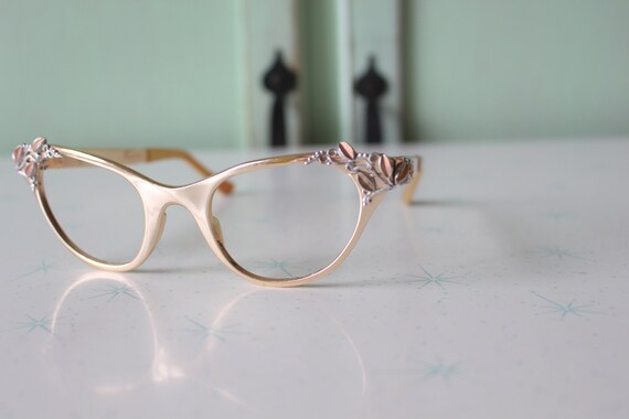 1950s 1960s Vintage CAT EYE Eye Glasses....vintag… - image 1