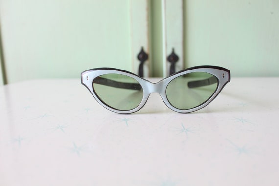 1950s 1960s Winged Cat Eye Sunglasses..vintage ey… - image 1