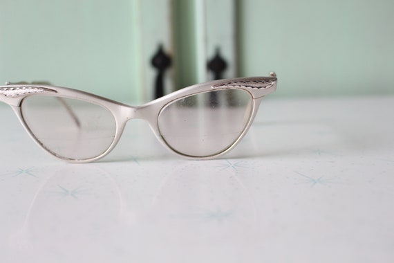 Vintage 1950s Cat Eye Glasses: USA Made Eyewear - image 4