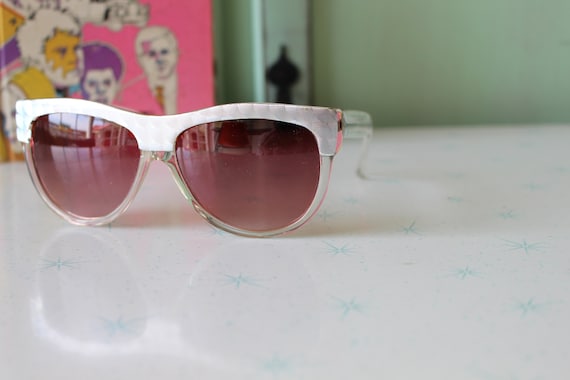 Vintage MOD Twiggy Sunglasses...rare. womens. jac… - image 5