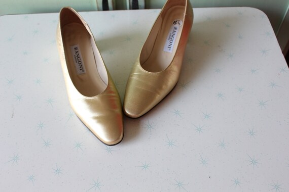 1980s Vintage Golden Heels.....size 6.5 womens...… - image 3