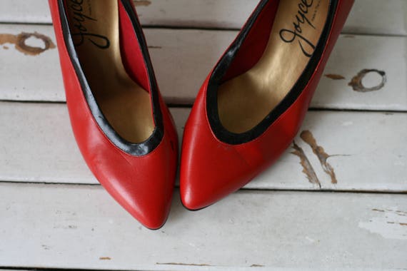1980s Joyce Red & Black Heels, Size 7.5 – Vintage Vogue Pumps - Etsy