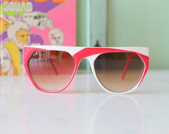 Vintage Red Mod Taiwan ROC 1970s 1980s Sunglasses.retro. colorful shades. hipster. nerd. shades. indie. boho. deadstock