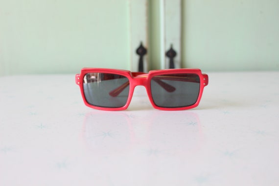 1970s TWIGGY MOD Sunglasses...rare. twiggy. women… - image 1