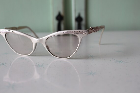 Vintage 1950s Cat Eye Glasses: USA Made Eyewear - image 5
