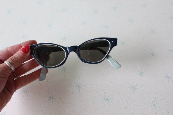 1960s Vintage CAT EYE Blue Sunglasses....vintage … - image 6