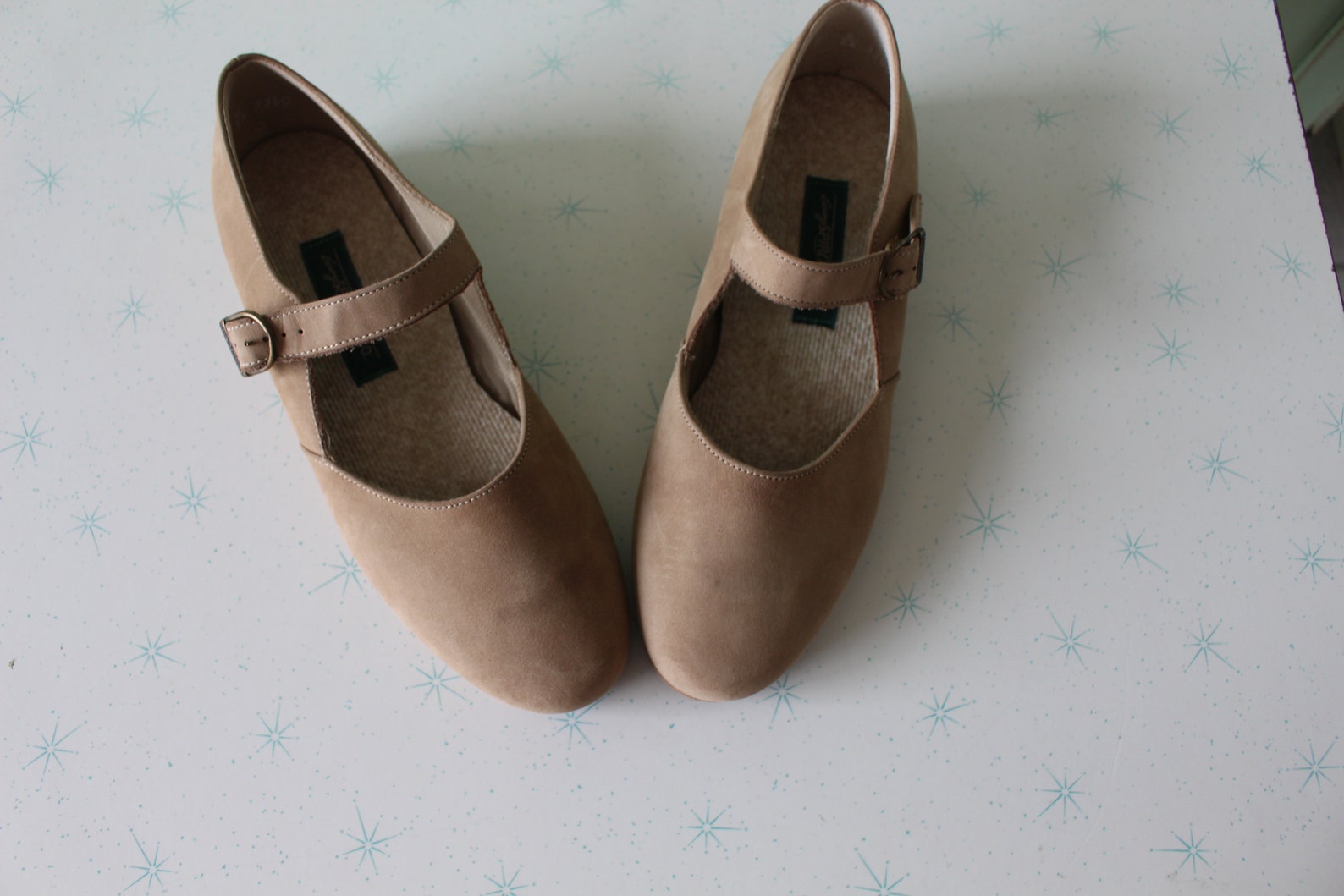 vintage tan suede flats...size 7 womens...flats. urban. hippie. boho. 1980s flats. retro. indie. aztec. ballet flats. strappy. n vintage tan suede flats...size 7 womens...flats. urban. hippie. boho. 1980s flats. retro. indie. aztec. ballet flats. strappy. n
