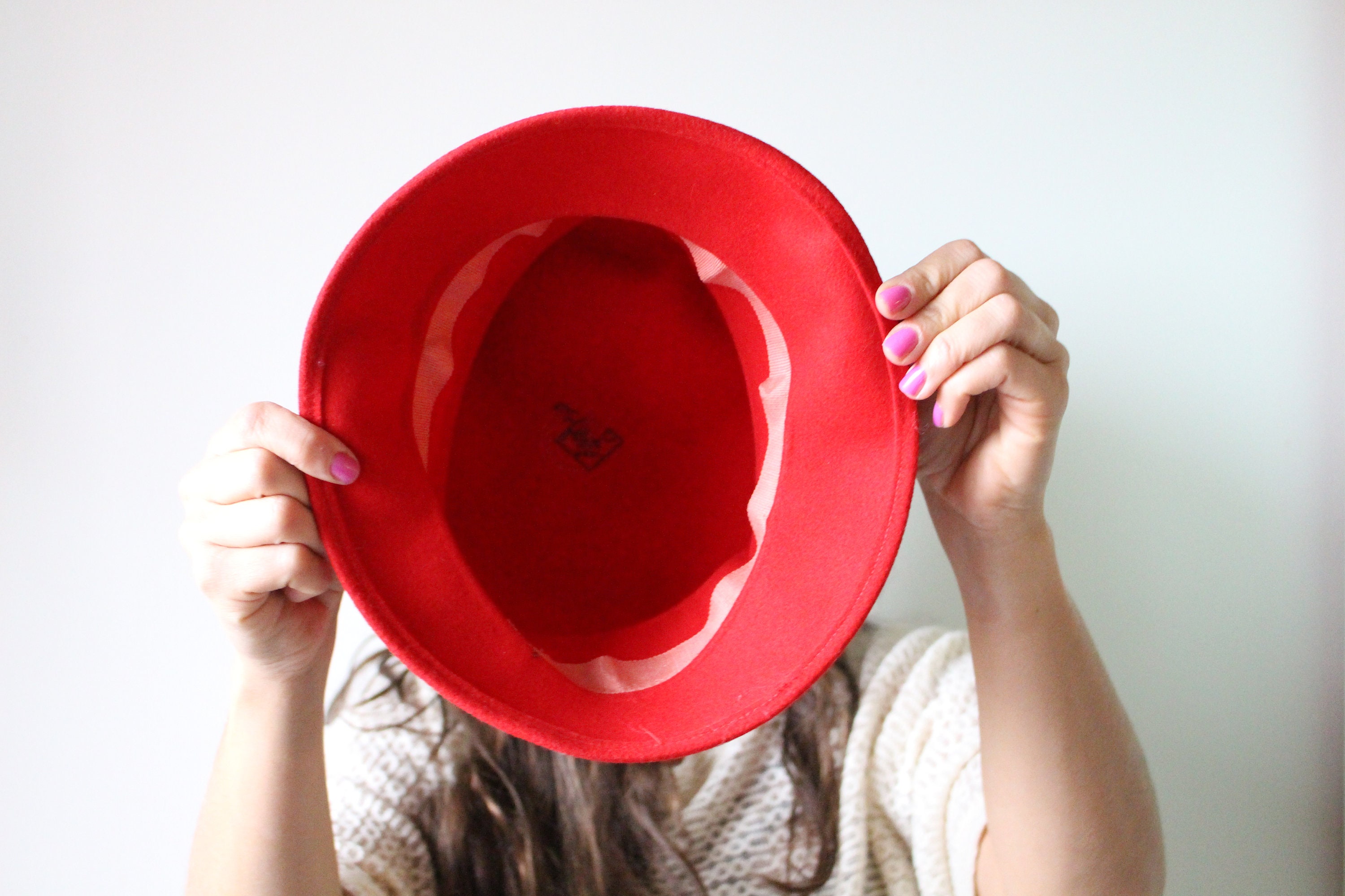 Vintage 1950s Red Felt Hat: Mid Century Cloche With Bow - Etsy display picture 1