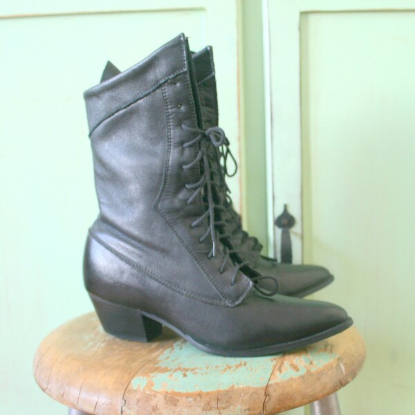 Vintage GOTH BOOTS.....size 5.5 womens....durango. black leather. black boots. urban. punk. rad. rocker. hipster. combat boots. calf boots