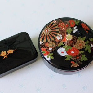 1980s Vintage Floral Bathroom Vanity Storage Box......made in Japan. bedroom. for her. beauty. makeup. garden. jar with lids. jewelry box.