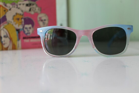 1980s Vintage Taiwan ROC Sunglasses...rare. merma… - image 4