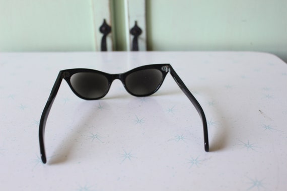 1960s 1970s Vintage Funky Cateye Sunglasses......… - image 5