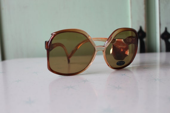 1970s MOD GIRL Sunglasses..twiggy. womens eyewear… - image 4