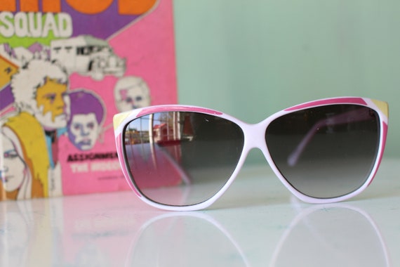 Vintage PINK Mod Taiwan ROC 70s 1980s Sunglasses.… - image 4