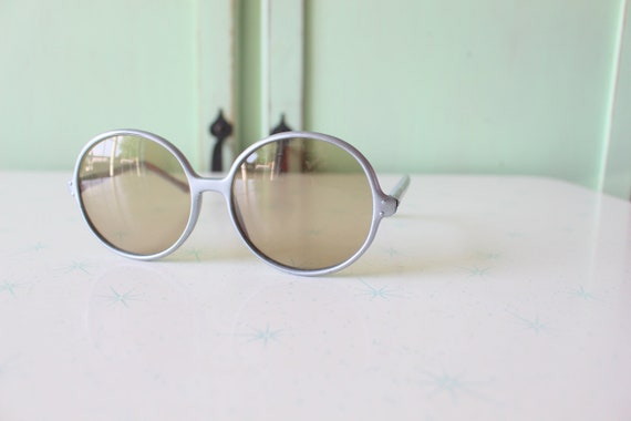 VINTAGE 1960s 70s Atomic Retro Sunglasses....eyew… - image 1