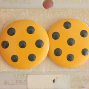1980s Polka Dot Stud Earrings: Retro Costume Jewelry