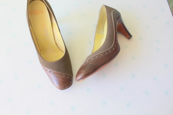 SALE//// 1950s 1960s Fancy Classic Heels....brown… - image 1