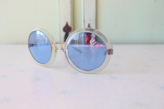 Vintage MOD DISCO Sunglasses...fun. oversized. cl… - image 1