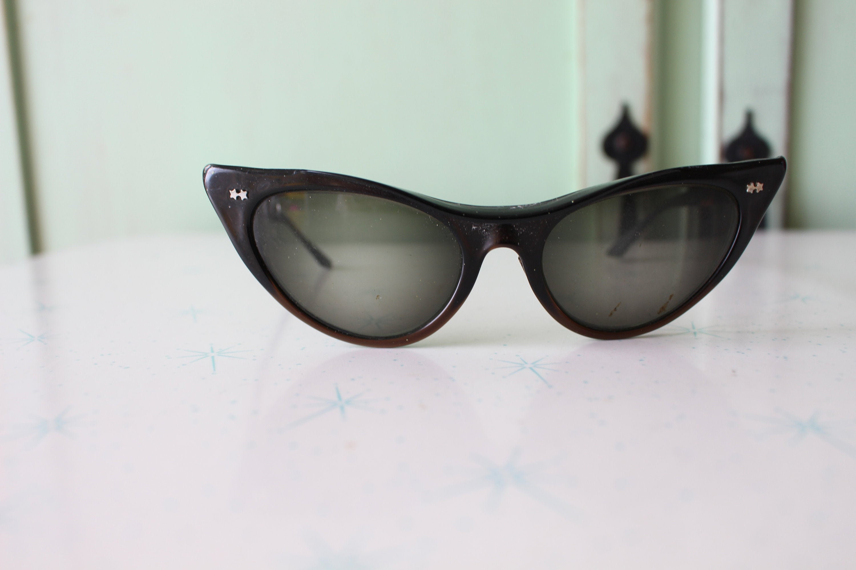1950s 1960s Bijoux Cat Eye Sunglasses..vintage Eyewear