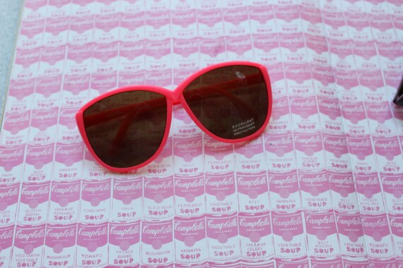 SALE//// Vintage 1980s MOD Sunglasses..fancy. big… - image 2