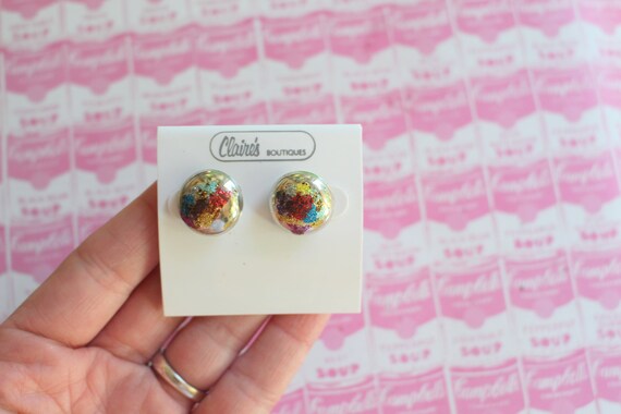 Vintage MOD GIRL Round Earrings white. groovy. claires. 1990s earrings. hippie. pierced ears. round. dangly. mod. disco. new old stock