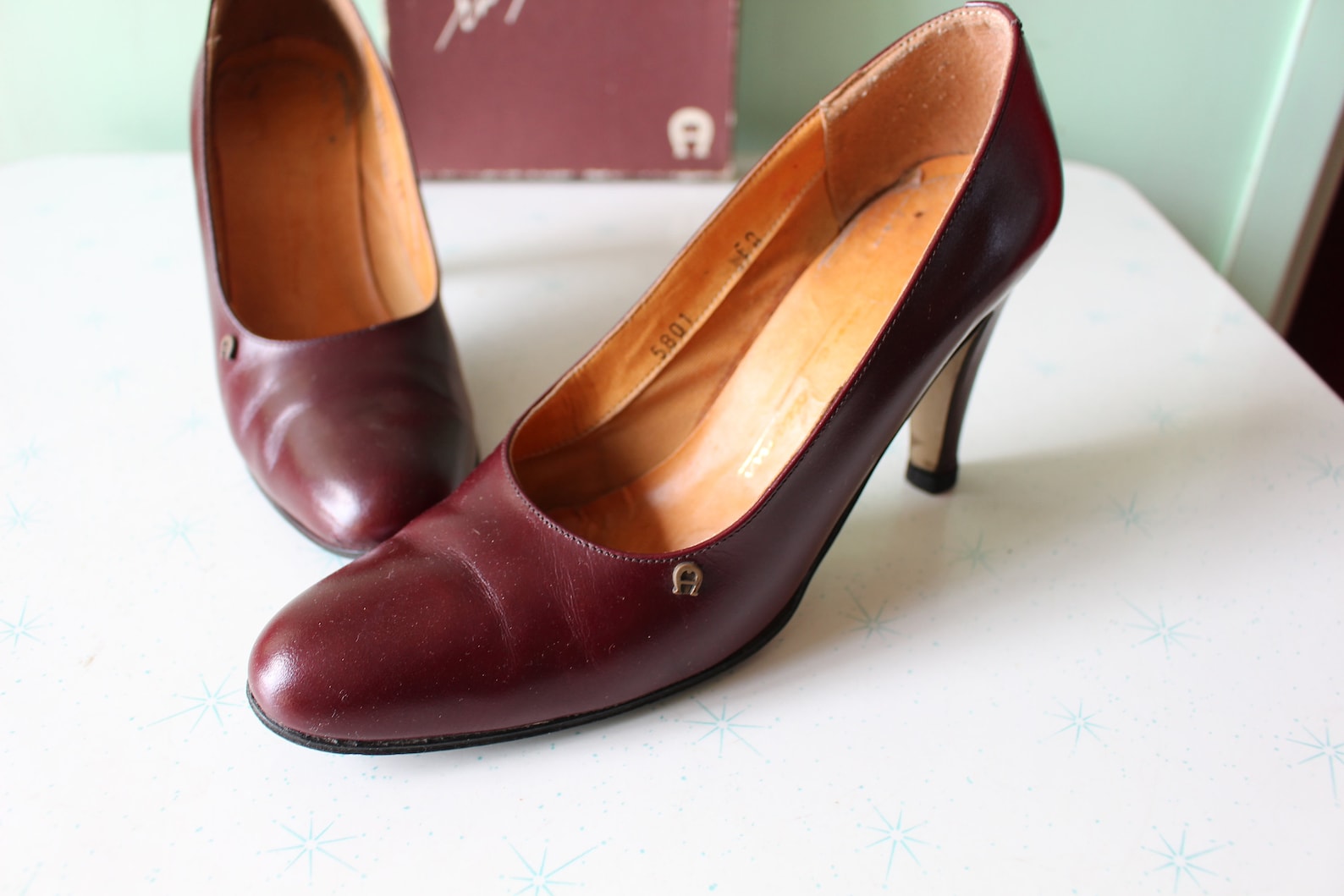 etienne aigner heels