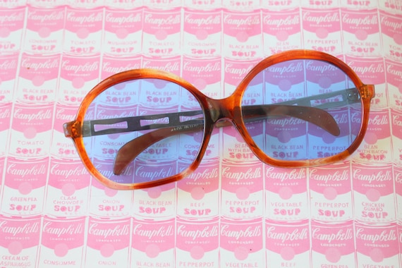 Vintage 1960s MOD GIRL Sunglasses....fancy. big le