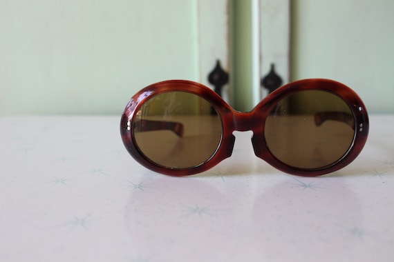 1960s 1970s Retro Dapper Vintage Big Sunglasses..… - image 2