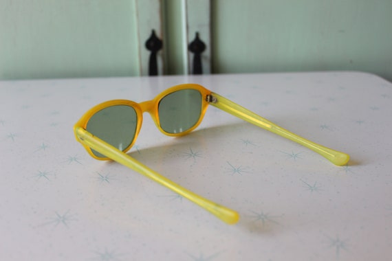 1950s 1960s MOD GIRL Sunglasses....groovy. france… - image 4