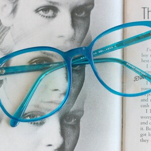 Vintage JACKIE O Glasses..new old stock. classic. groovy. twiggy. mod. retro glasses. librarian. secretary. woodstock. oversized