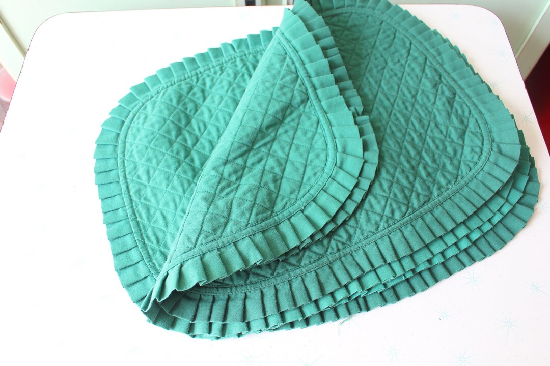1980s Vintage Green Placemats......linen. Vintage Table Linen. Retro